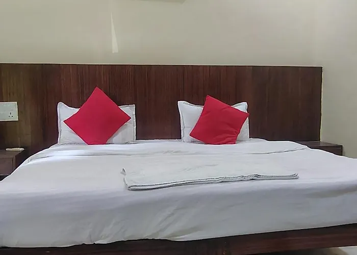 Hotel Pramod Palace